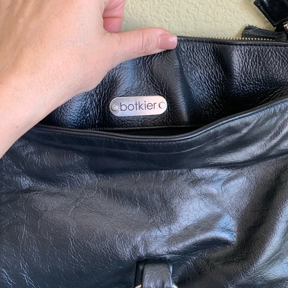 BOTKIER Black Leather Shoulder Bag - Picture 3 of 8